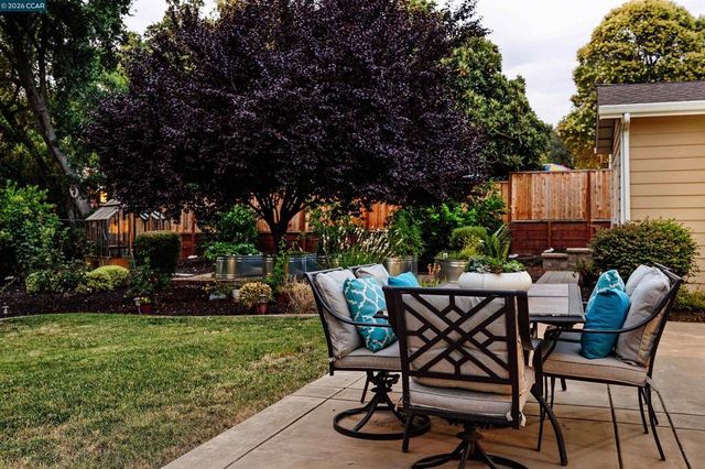 161 Valle Vista Dr, Danville, CA 94526