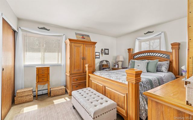 20 Beacon Street, Shirley, NY 11967