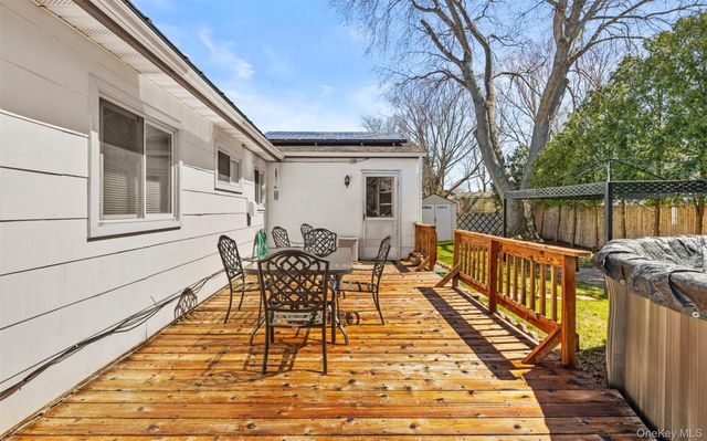 20 Beacon Street, Shirley, NY 11967