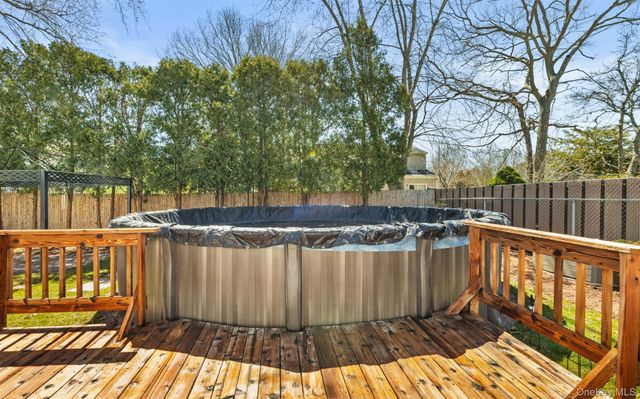 20 Beacon Street, Shirley, NY 11967