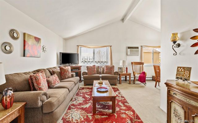 20 Beacon Street, Shirley, NY 11967