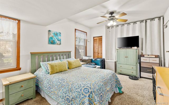 20 Beacon Street, Shirley, NY 11967