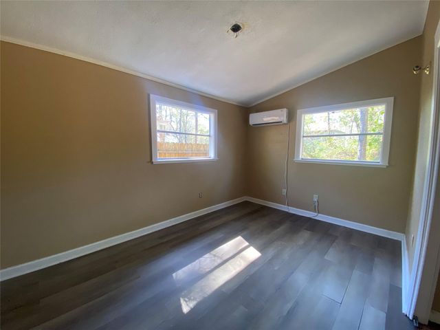 28613 Netawaka, Huntsville, TX 77340