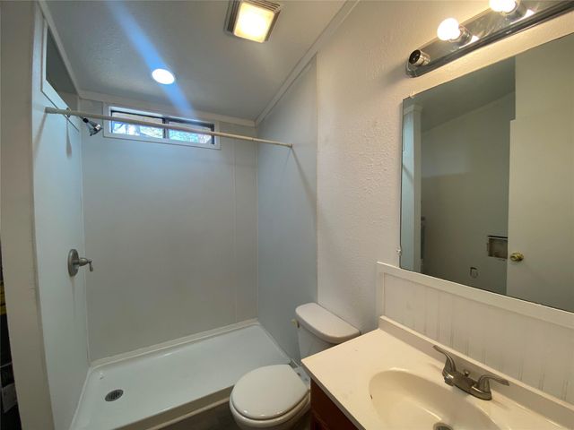 28613 Netawaka, Huntsville, TX 77340
