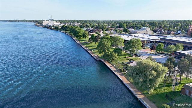 515 Jay Street, Saint Clair, MI 48079