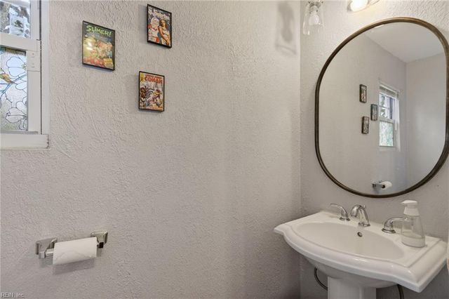 522 W 27th ST, Norfolk, VA 23517