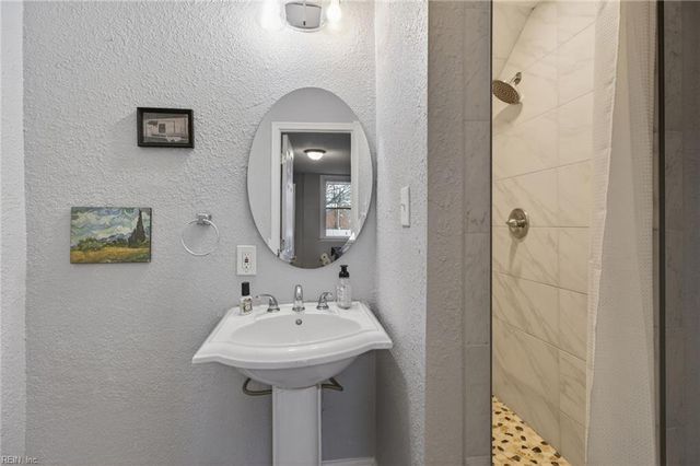 522 W 27th ST, Norfolk, VA 23517