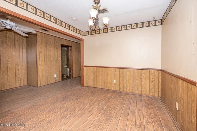 2704 Catherine Drive, Ocean Springs, MS 39564