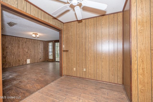 2704 Catherine Drive, Ocean Springs, MS 39564