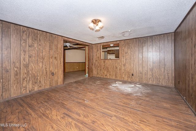 2704 Catherine Drive, Ocean Springs, MS 39564