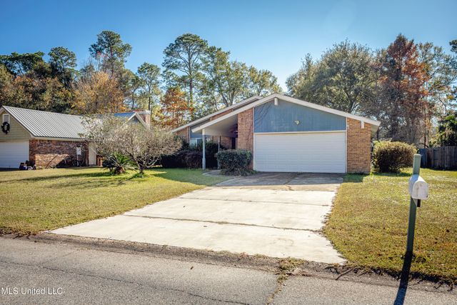 2704 Catherine Drive, Ocean Springs, MS 39564