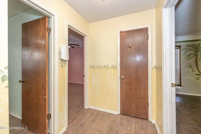 2704 Catherine Drive, Ocean Springs, MS 39564