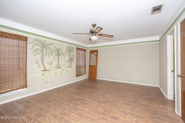 2704 Catherine Drive, Ocean Springs, MS 39564