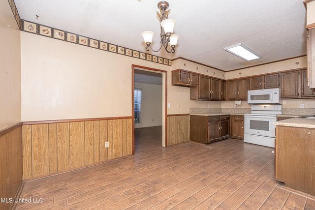 2704 Catherine Drive, Ocean Springs, MS 39564