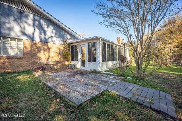 2704 Catherine Drive, Ocean Springs, MS 39564