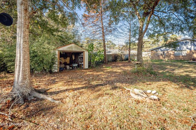 2704 Catherine Drive, Ocean Springs, MS 39564