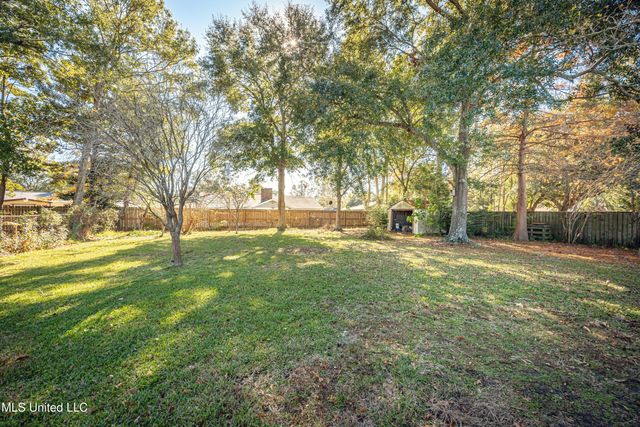 2704 Catherine Drive, Ocean Springs, MS 39564