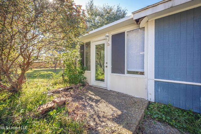 2704 Catherine Drive, Ocean Springs, MS 39564