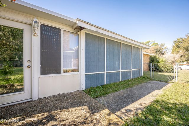 2704 Catherine Drive, Ocean Springs, MS 39564