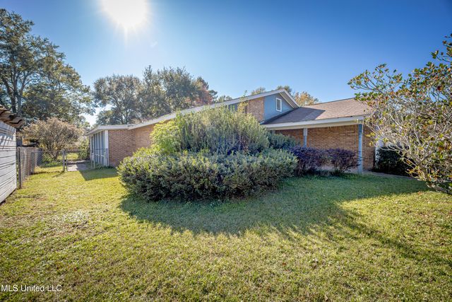 2704 Catherine Drive, Ocean Springs, MS 39564
