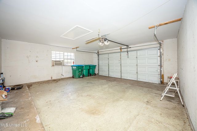 2704 Catherine Drive, Ocean Springs, MS 39564