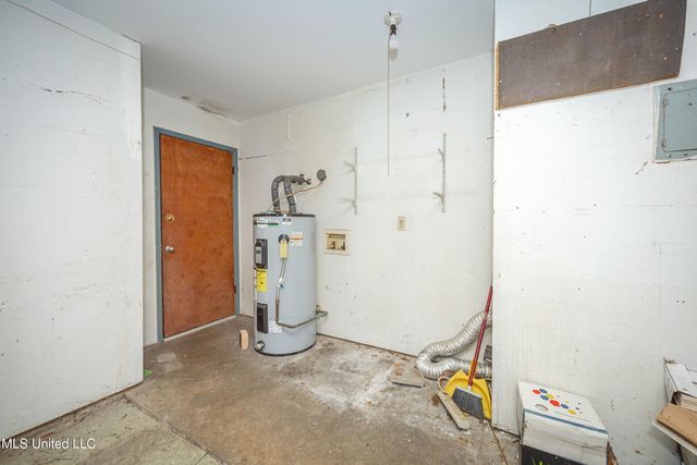 2704 Catherine Drive, Ocean Springs, MS 39564