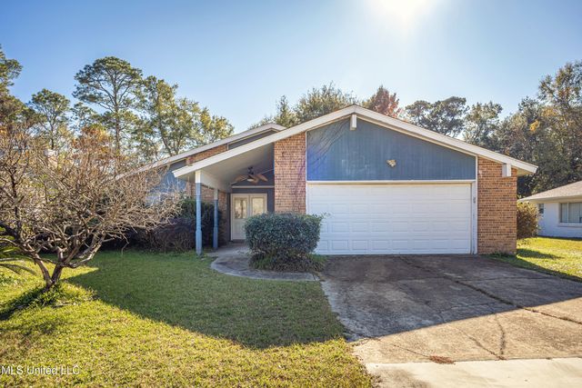 2704 Catherine Drive, Ocean Springs, MS 39564