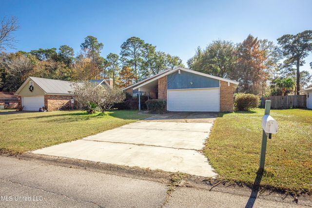 2704 Catherine Drive, Ocean Springs, MS 39564