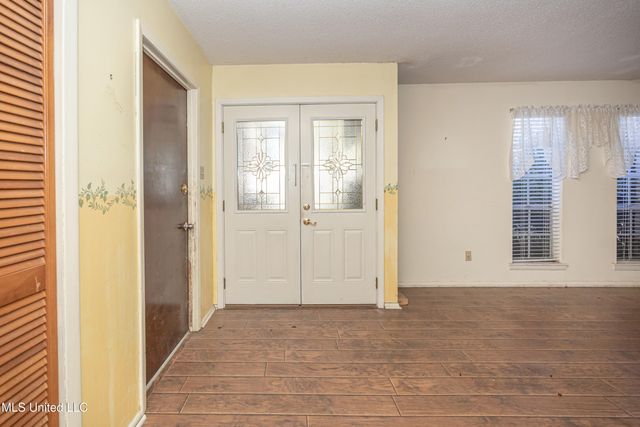 2704 Catherine Drive, Ocean Springs, MS 39564