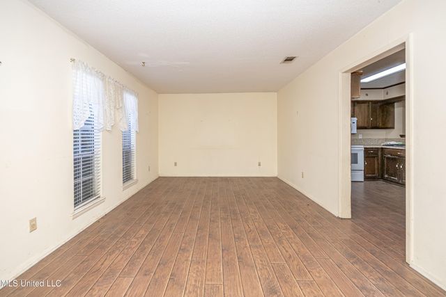 2704 Catherine Drive, Ocean Springs, MS 39564