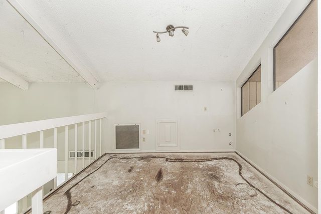 5276 Poinsettia Avenue, Clovis, CA 93619