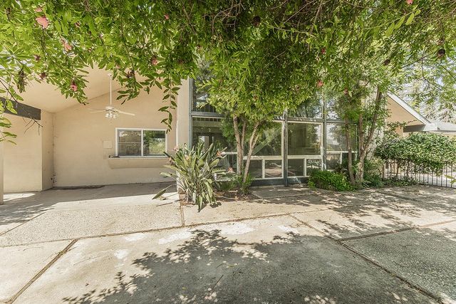 5276 Poinsettia Avenue, Clovis, CA 93619
