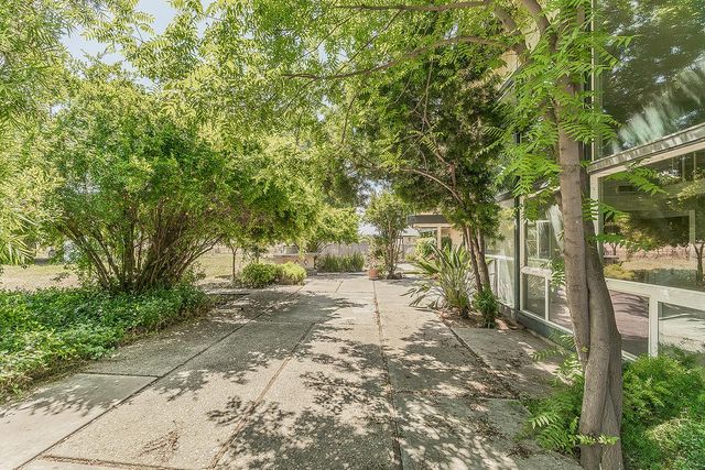5276 Poinsettia Avenue, Clovis, CA 93619