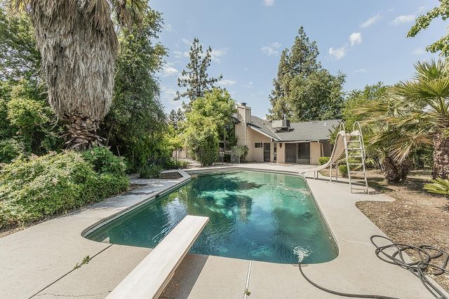 5276 Poinsettia Avenue, Clovis, CA 93619