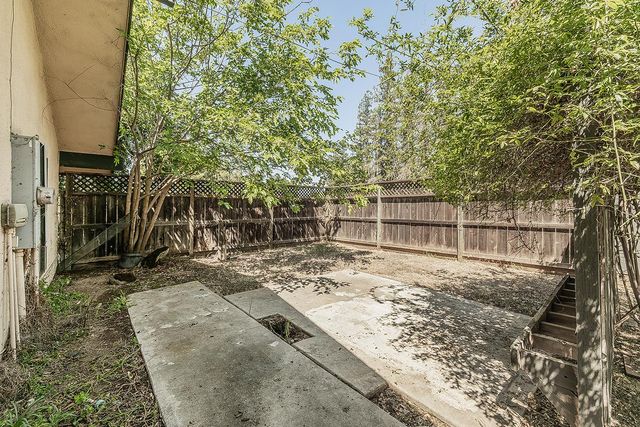 5276 Poinsettia Avenue, Clovis, CA 93619