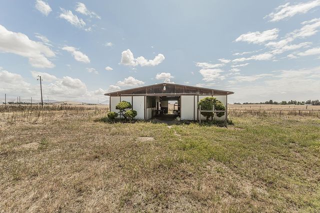 5276 Poinsettia Avenue, Clovis, CA 93619