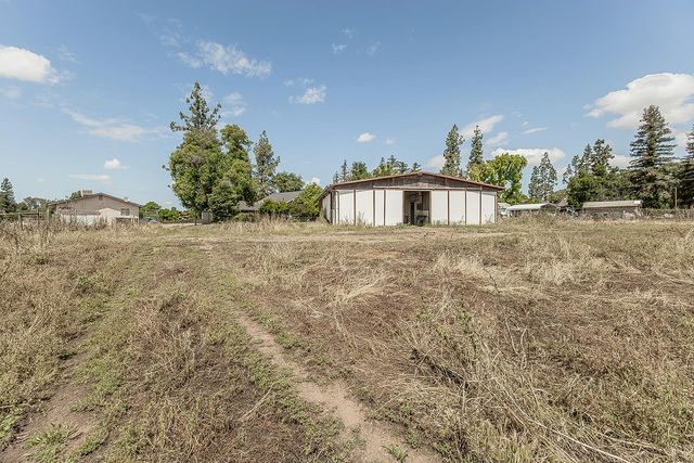 5276 Poinsettia Avenue, Clovis, CA 93619