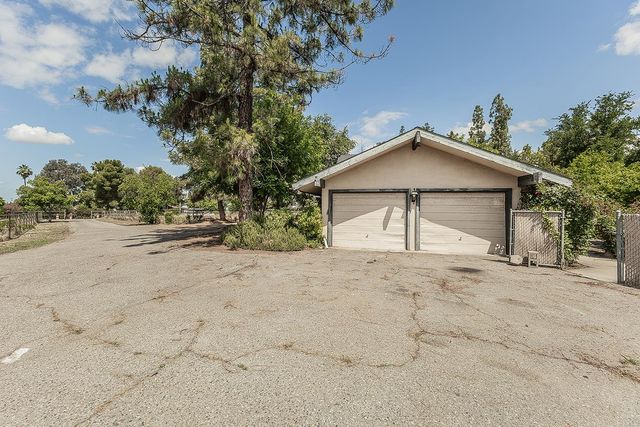 5276 Poinsettia Avenue, Clovis, CA 93619