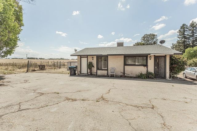 5276 Poinsettia Avenue, Clovis, CA 93619