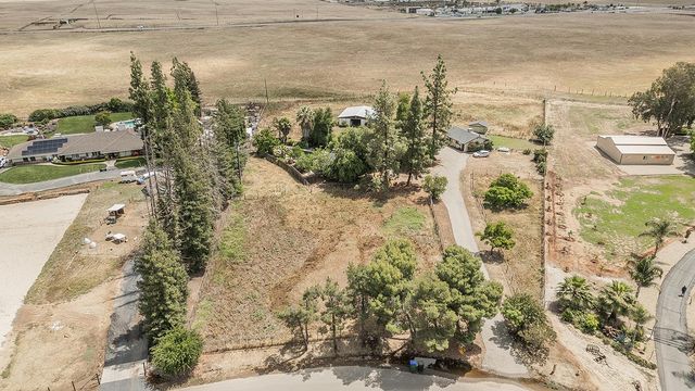 5276 Poinsettia Avenue, Clovis, CA 93619
