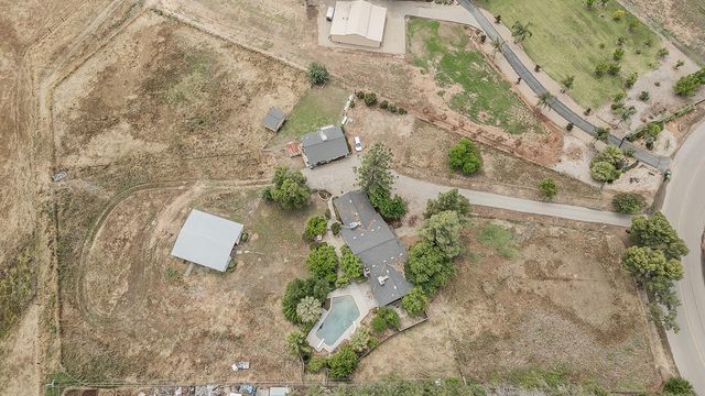 5276 Poinsettia Avenue, Clovis, CA 93619