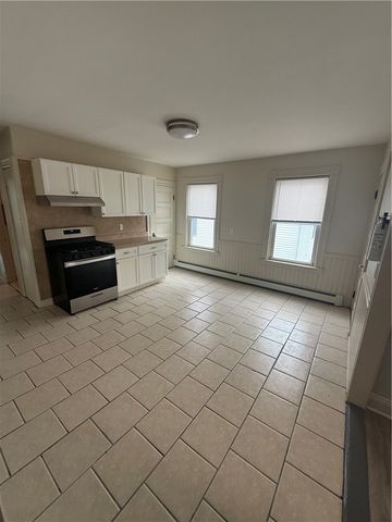 29 Pine Street 2, Pawtucket, RI 02860