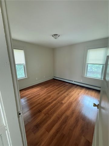 29 Pine Street 2, Pawtucket, RI 02860