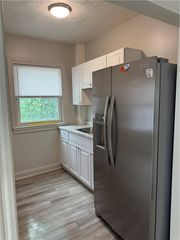29 Pine Street 2, Pawtucket, RI 02860