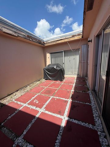 2329 SW 81st Terrace, North Lauderdale, FL 33068