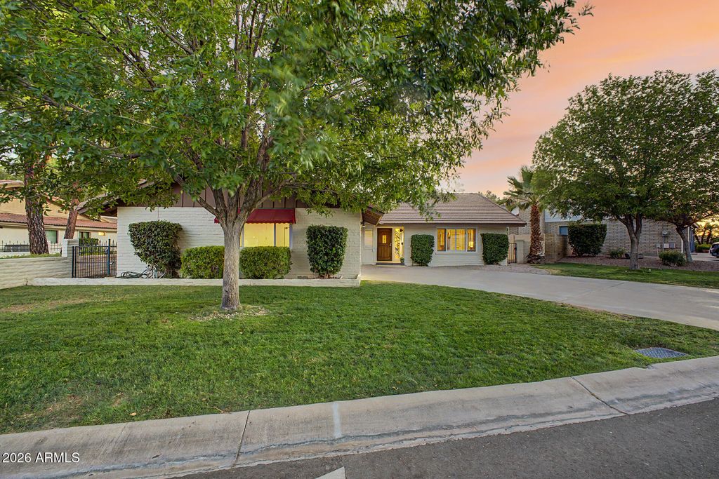 1221 E STEAMBOAT BEND Drive, Tempe, AZ 85283