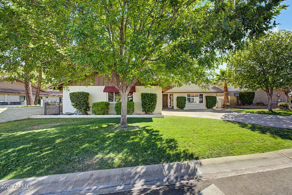1221 E STEAMBOAT BEND Drive, Tempe, AZ 85283 — photo 2
