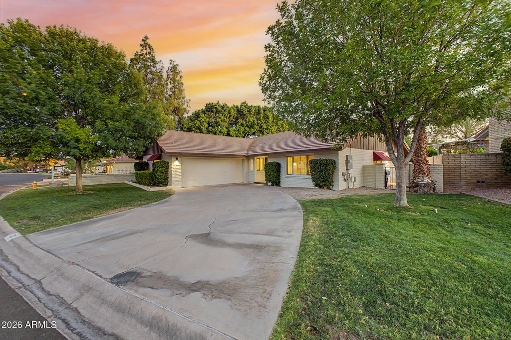 1221 E STEAMBOAT BEND Drive, Tempe, AZ 85283 — photo 3