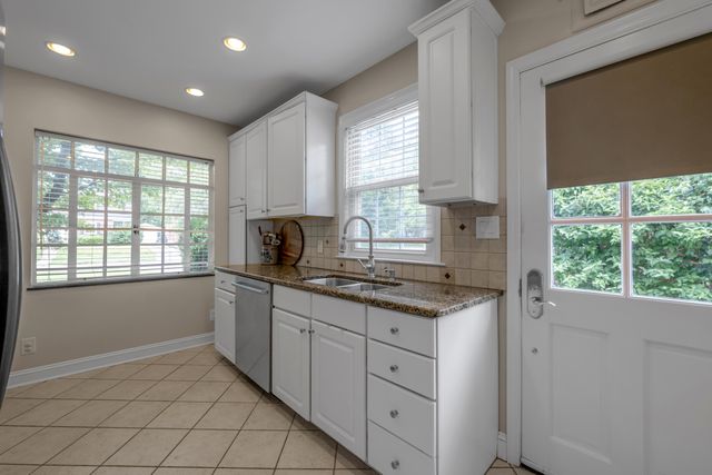 1028 Cooper Drive, Lexington, KY 40502