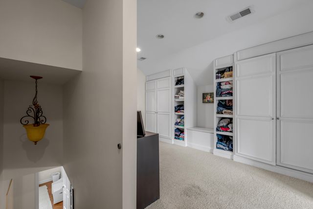 1028 Cooper Drive, Lexington, KY 40502